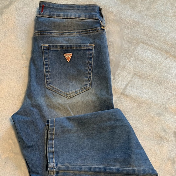 Guess High Rise Jeans - Picture 2 of 4